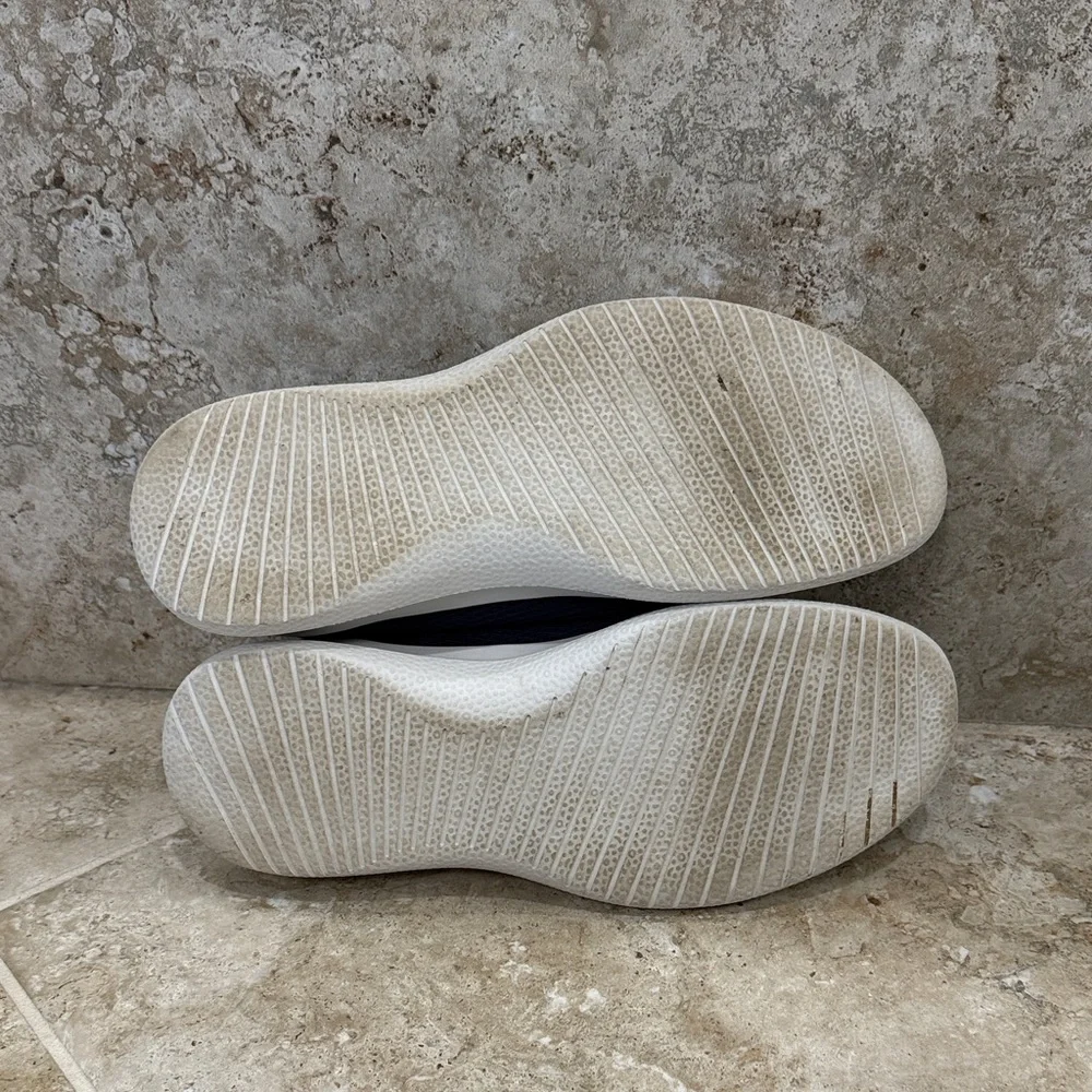 Allbirds Women's Navy Blue Mesh Sneakers with white soles. - Picture 6 of 6